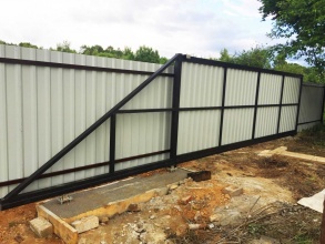 Откатные ворота с ручным управлением - пример 1 фото в Деденево