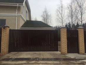 Ворота откатные с ручным управлением - пример 17 фото под ключ с установкой
