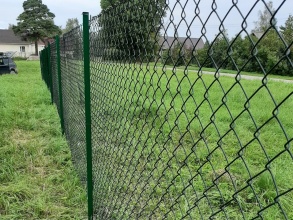 Забор из сетки рабицы в натяг 80 метров фото в Деденево
