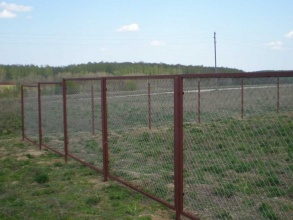 Забор из сетки рабицы в натяг секционный 12 метров фото в Деденево